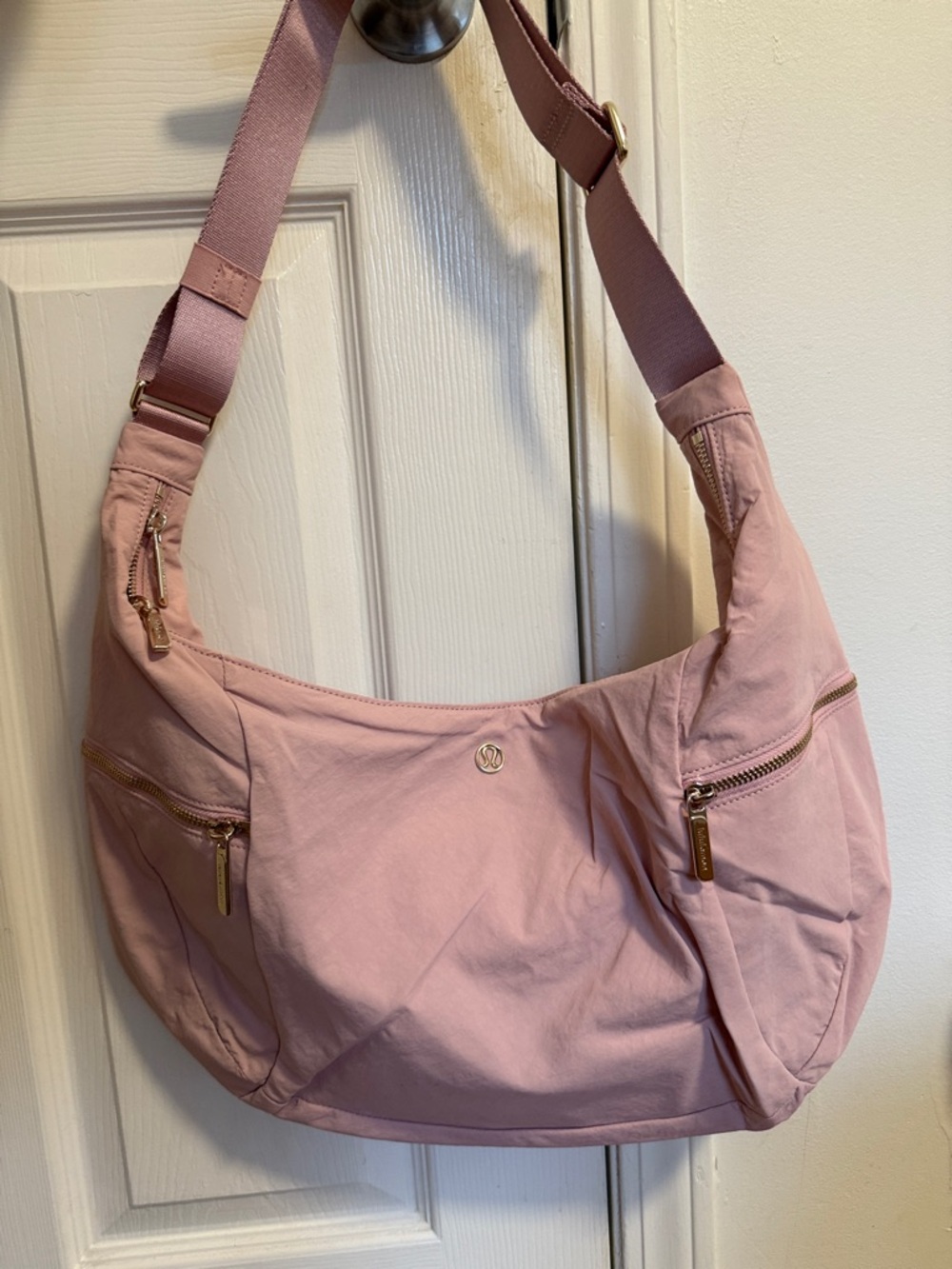 lululemon athletica Pink Shoulder Bag - Soft Rose Everyday Hobo slouchy bag 13l
